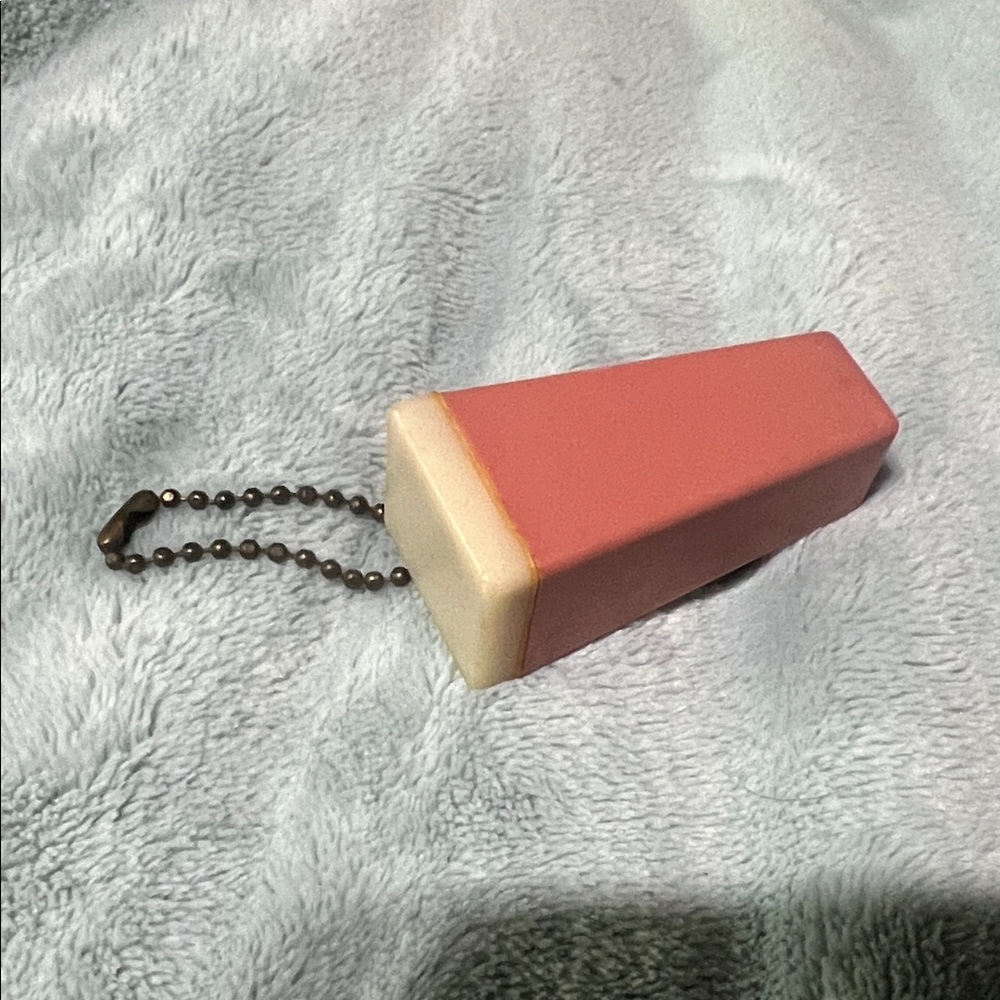 Vintage Pink Peek-A-Viewer with scene from Ft. Sumner, NM Billy the Kid Museum.